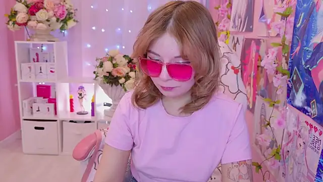 Coconut Mia online show from February 2026 09:03:02 PM