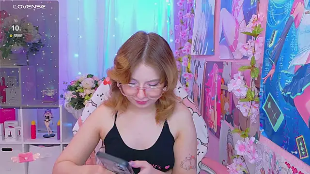 Snapshot of Coconut_Mia chatting on June 2026 01:45:01 PM Coconut Mia online show from June 2026 01:45:01 PM