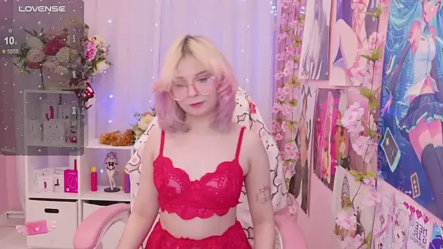 Coconut Mia online show from December 2025 09:06:02 PM