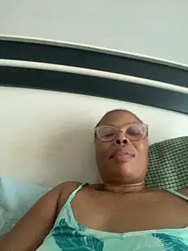Nomthie online show from March 2025 02:12:02 PM