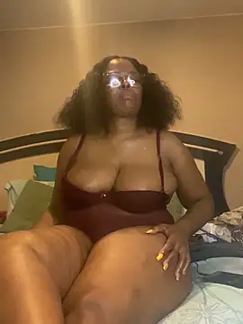 Snapshot of Nomthie chatting on November 2025 08:57:02 PM Nomthie online show from November 2025 08:57:02 PM