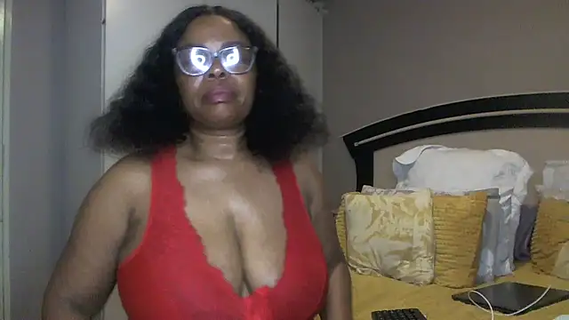 Nomthie online show from September 2025 09:19:01 PM