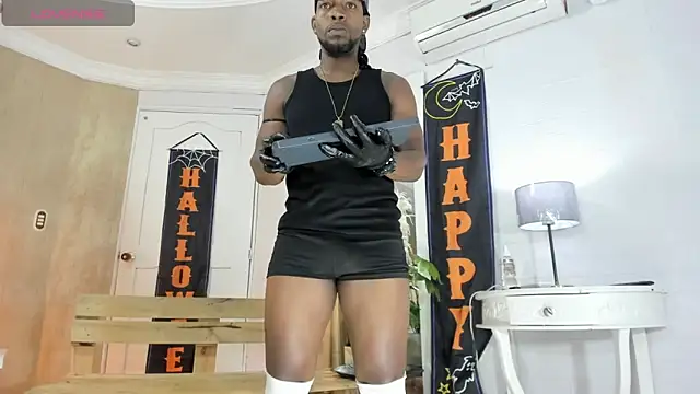 Snapshot of RicoBrown777_ chatting on October 2025 05:05:02 AM RicoBrown777 online show from October 2025 05:05:02 AM