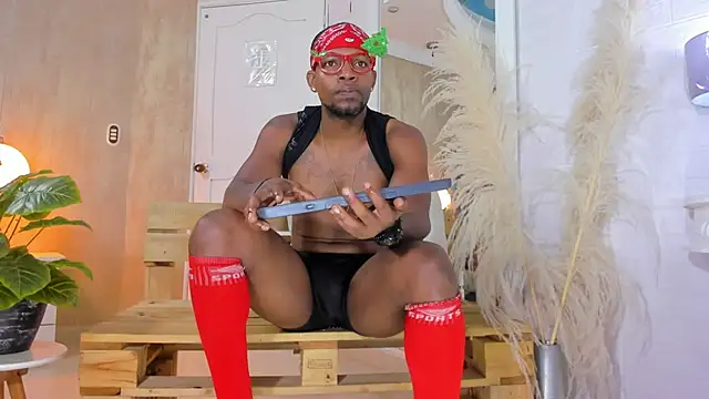 Snapshot of RicoBrown777_ chatting on November 2025 04:38:02 AM RicoBrown777 online show from November 2025 04:38:02 AM