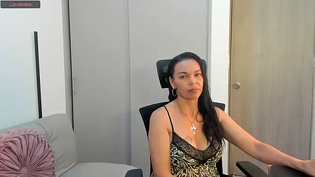 Evawalker  online show from October 2025 12:55:02 AM