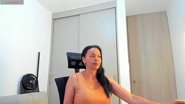 Evawalker  online show from September 2025 10:05:02 PM