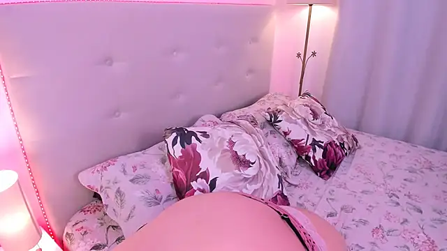 Snapshot of MissMaria chatting on February 2026 04:26:02 AM MissMaria online show from February 2026 04:26:02 AM