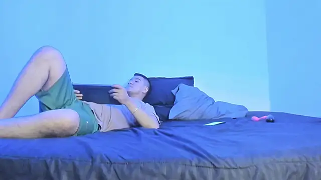 Snapshot of evanandsunny chatting on September 2025 11:48:01 PM evanandsunny online show from September 2025 11:48:01 PM