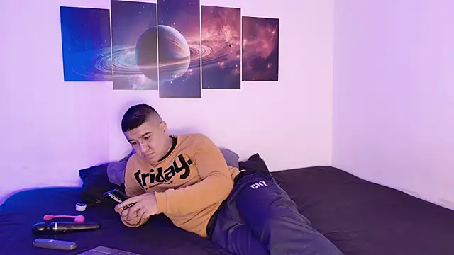 Snapshot of evanandsunny chatting on November 2025 11:05:01 PM evanandsunny online show from November 2025 11:05:01 PM