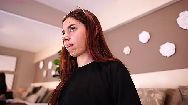 Snapshot of AylinMillerxs chatting on November 2025 07:41:02 PM AylinMillerxs online show from November 2025 07:41:02 PM