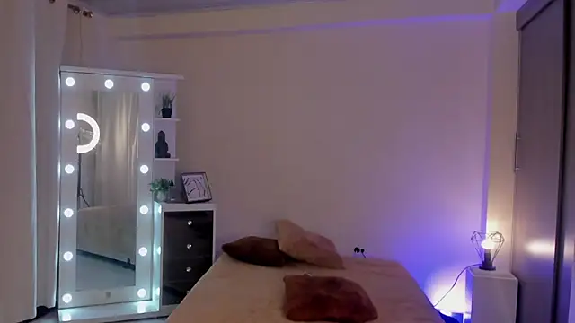 Snapshot of SavannahWildee chatting on March 2025 12:10:01 AM SavannahWildee online show from March 2025 12:10:01 AM