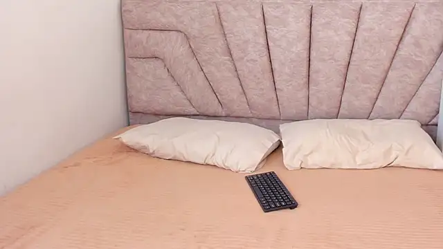 SavannahWildee online show from March 2026 01:25:01 PM