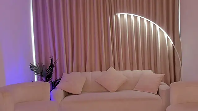 Snapshot of SavannahWildee chatting on September 2025 11:43:01 AM SavannahWildee online show from September 2025 11:43:01 AM