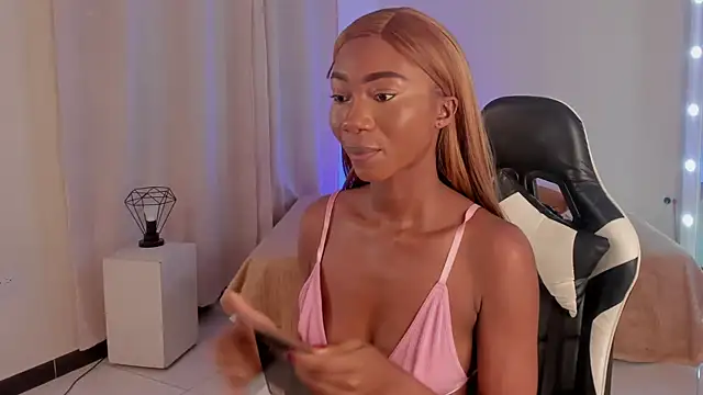 Snapshot of SavannahWildee chatting on January 2025 11:48:01 AM SavannahWildee online show from January 2025 11:48:01 AM