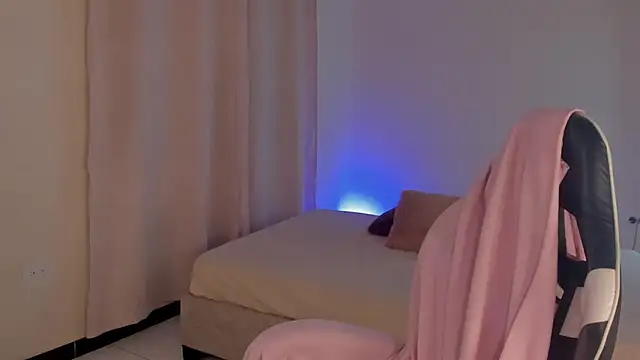 Snapshot of SavannahWildee chatting on February 2025 03:52:01 PM SavannahWildee online show from February 2025 03:52:01 PM