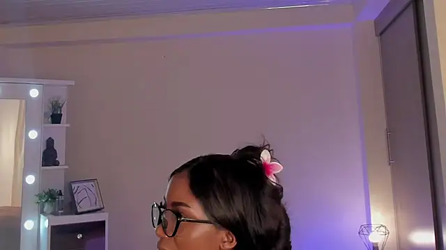 Snapshot of SavannahWildee chatting on March 2025 09:05:02 PM SavannahWildee online show from March 2025 09:05:02 PM