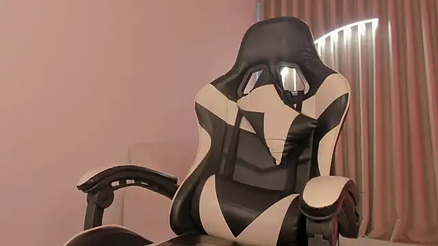 Snapshot of SavannahWildee chatting on October 2025 11:23:02 AM SavannahWildee online show from October 2025 11:23:02 AM