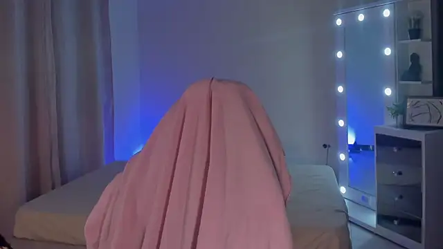 Snapshot of SavannahWildee chatting on February 2025 09:44:01 AM SavannahWildee online show from February 2025 09:44:01 AM