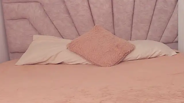 SavannahWildee online show from February 2026 01:12:01 PM