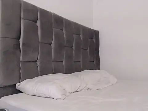 Snapshot of Eliantg chatting on October 2025 01:00:02 AM Eliantg online show from October 2025 01:00:02 AM