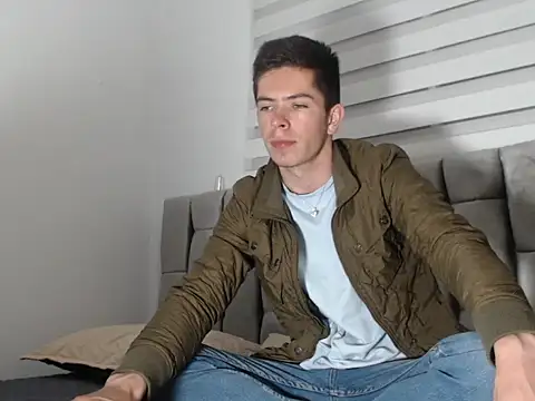 Snapshot of Eliantg chatting on December 2024 01:32:01 AM Eliantg online show from December 2024 01:32:01 AM