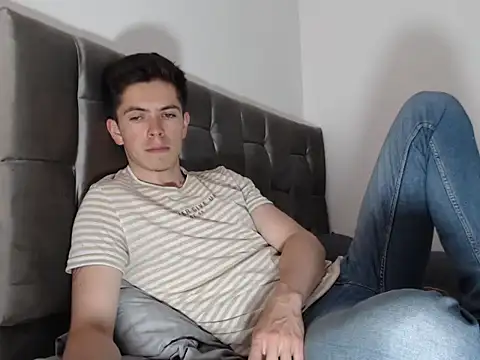 Snapshot of Eliantg chatting on September 2025 10:25:01 PM Eliantg online show from September 2025 10:25:01 PM