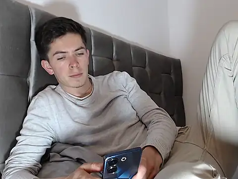 Snapshot of Eliantg chatting on September 2025 11:30:02 PM Eliantg online show from September 2025 11:30:02 PM