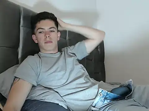 Snapshot of Eliantg chatting on September 2025 11:11:02 PM Eliantg online show from September 2025 11:11:02 PM