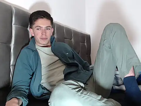 Snapshot of Eliantg chatting on September 2025 01:48:01 AM Eliantg online show from September 2025 01:48:01 AM