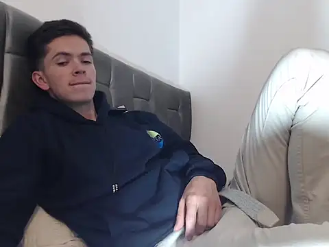 Snapshot of Eliantg chatting on September 2025 12:21:02 AM Eliantg online show from September 2025 12:21:02 AM