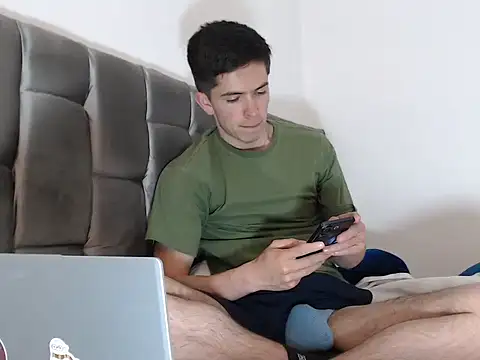 Snapshot of Eliantg chatting on October 2025 11:41:02 PM Eliantg online show from October 2025 11:41:02 PM