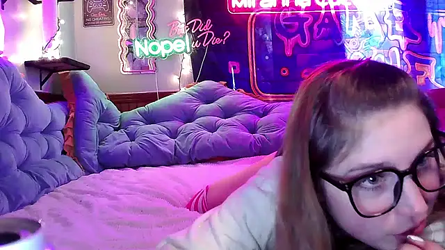 mirannacult online show from January 2025 08:00:02 PM