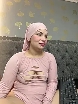 Layla kaderr online show from April 2026 11:21:01 PM