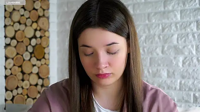 LowOncoming online show from December 2025 02:04:02 AM