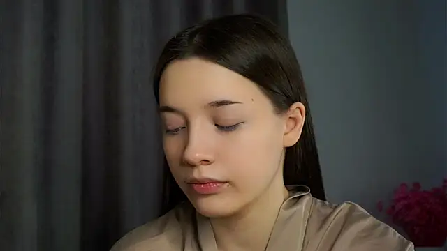 Snapshot of LowOncoming chatting on February 2025 02:03:01 AM LowOncoming online show from February 2025 02:03:01 AM