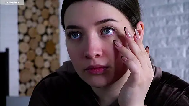 LowOncoming online show from April 2026 03:43:01 AM