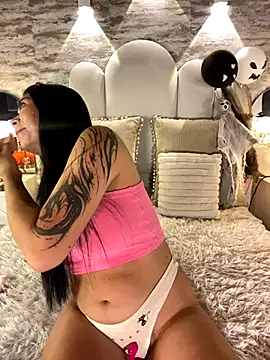 Snapshot of _MadiLee_ chatting on October 2025 03:05:01 AM MadiLee online show from October 2025 03:05:01 AM