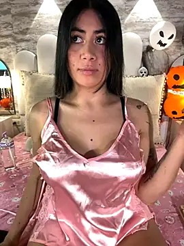 Snapshot of _MadiLee_ chatting on October 2025 03:08:01 AM MadiLee online show from October 2025 03:08:01 AM