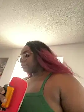 LillShayy online show from October 2025 05:25:01 PM