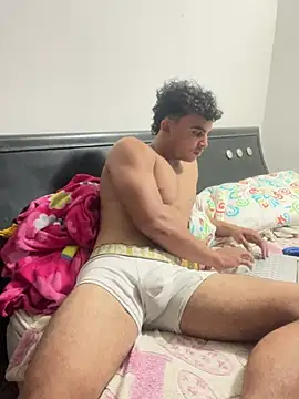 Mentriplex online show from February 2025 10:21:02 PM