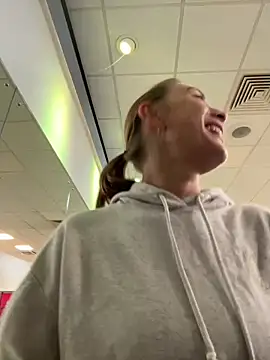 Snapshot of Pollypearson chatting on January 2025 11:13:02 AM Pollypearson online show from January 2025 11:13:02 AM