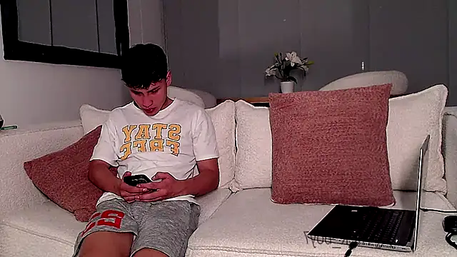 pipeynick online show from February 2026 03:06:01 AM