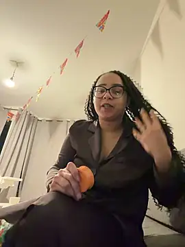 Snapshot of BaddieMelanie chatting on February 2026 07:19:02 PM BaddieMelanie online show from February 2026 07:19:02 PM