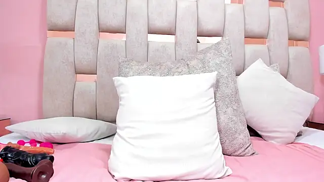 karina mason online show from October 2025 09:15:02 PM