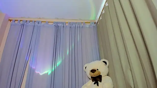  maiahairy  online show from February 2026 07:41:02 PM