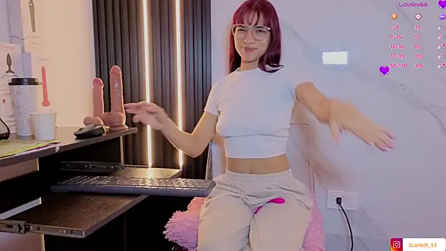 Snapshot of Scarlet_Red_ chatting on November 2025 12:05:01 PM Scarlet Red online show from November 2025 12:05:01 PM