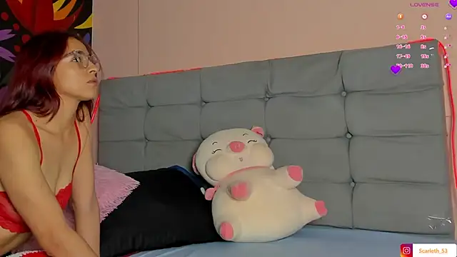 Snapshot of Scarlet_Red_ chatting on November 2025 12:09:01 PM Scarlet Red online show from November 2025 12:09:01 PM