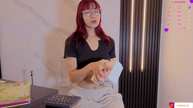 Snapshot of Scarlet_Red_ chatting on November 2025 12:05:01 PM Scarlet Red online show from November 2025 12:05:01 PM