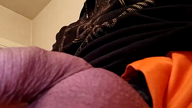 Timbojan28 online show from April 2026 04:19:01 AM