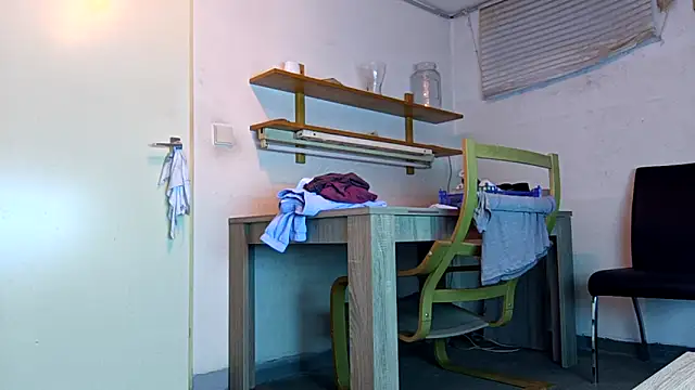 Timbojan28 online show from December 2025 08:22:02 PM